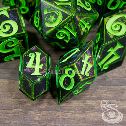 Familiar's Fate - Standard Polyhedral Set